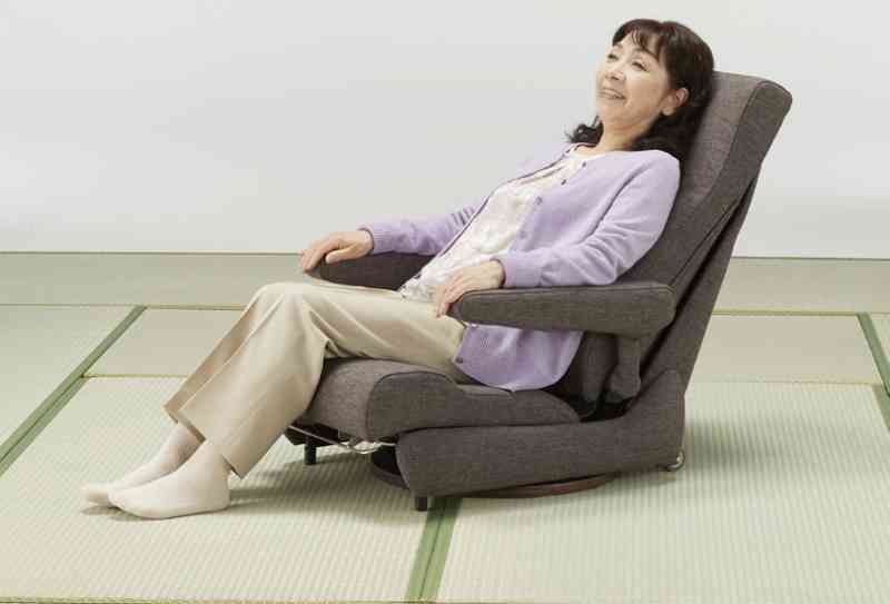 座いす型リフトアップチェア リクライニング1100 座椅子からの 